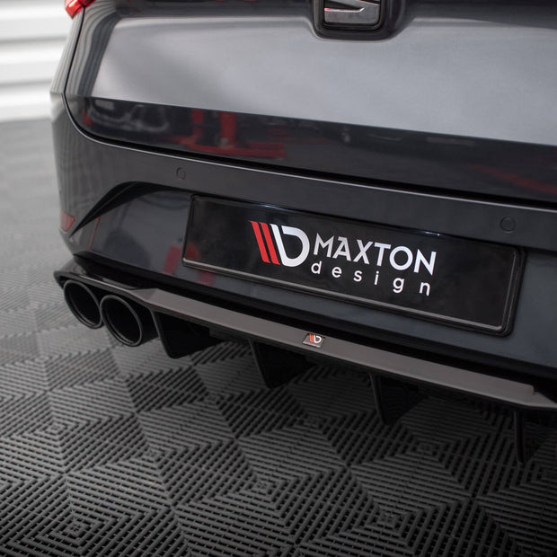 Rear Valance + Exhaust Ends Imitation för Seat Leon ST FR Mk4