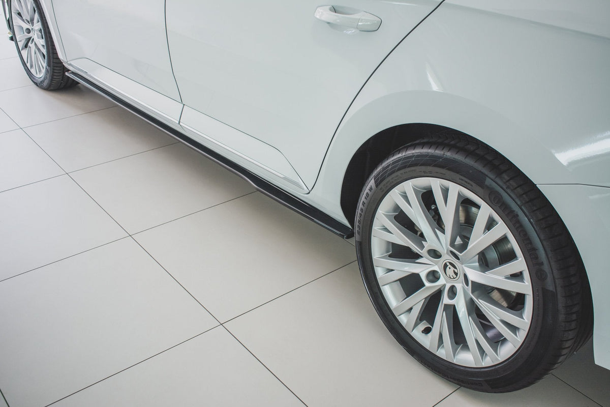 Sidokjolar Diffusers för Skoda Superb Liftback / Combi Mk3 Facelift