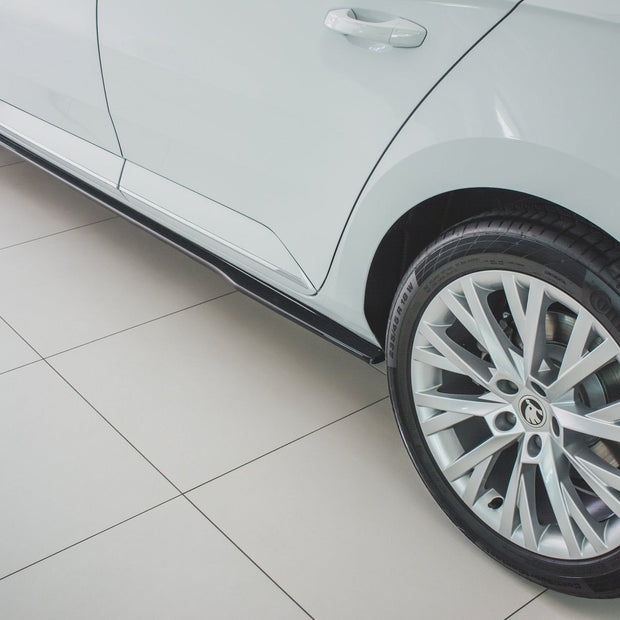 Sidokjolar Diffusers för Skoda Superb Liftback / Combi Mk3 Facelift