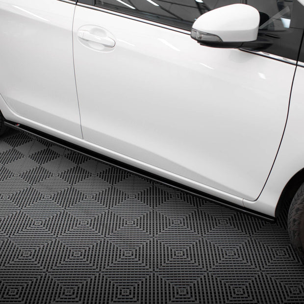 Sidokjolar Diffusers för Toyota Yaris Mk3 Facelift