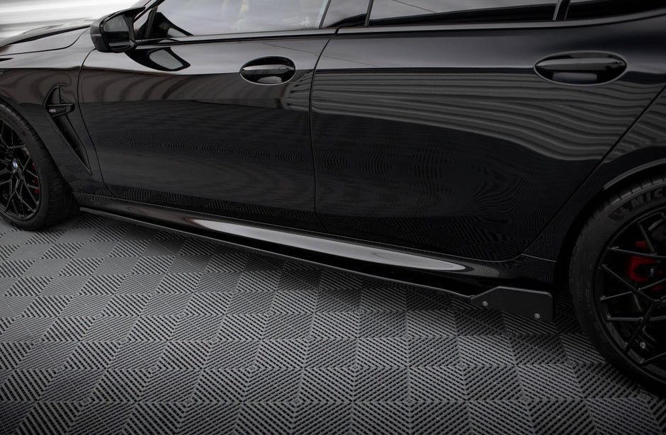 Sidokjolar Diffusers V.1 + Flaps för BMW M8 Gran Coupe F93 / 8 Gran Coupe M-Pack G16
