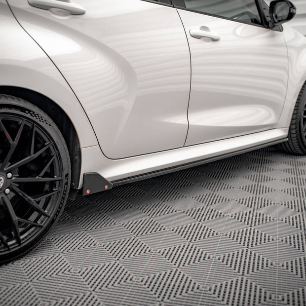 Sidokjolar Diffusers V.1 + Flaps för Toyota Yaris Mk4