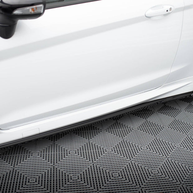 Sidokjolar Diffusers V.4 + Flaps för Ford Fiesta ST / ST-Line Mk7