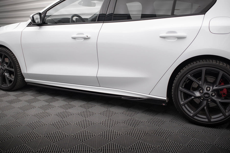 Sidokjolar Diffusers V.4 för Ford Focus ST / ST-Line Mk4 Facelift