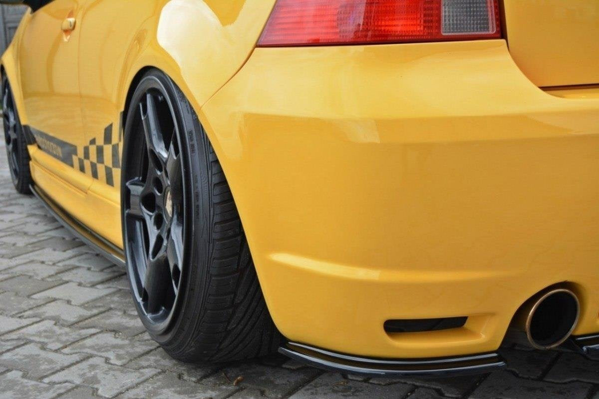 Sidokjolar för Volkswagen Golf R32 Mk4