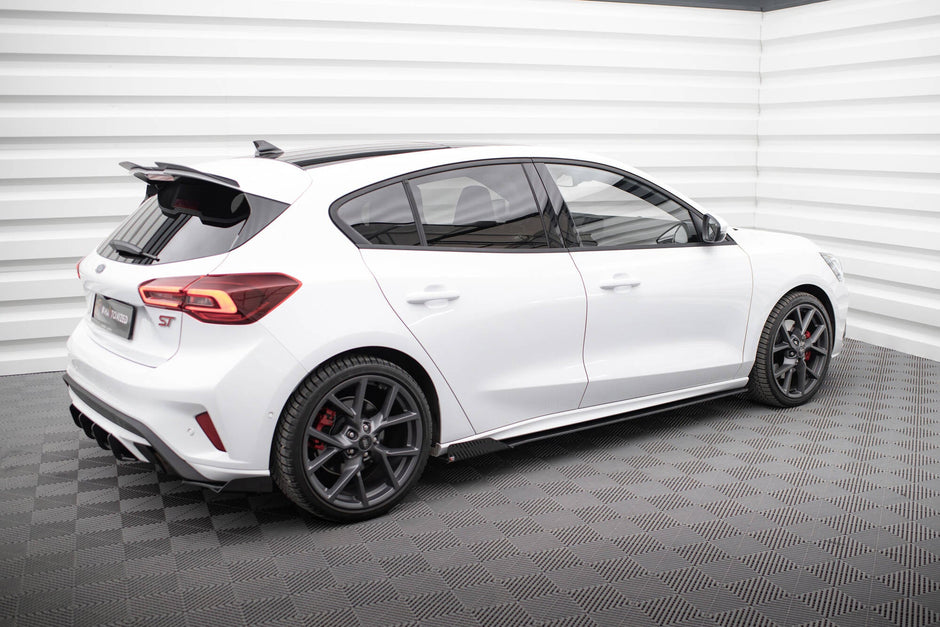 Street Pro Sidokjolar Diffusers + Flaps för Ford Focus ST / ST-Line Mk4