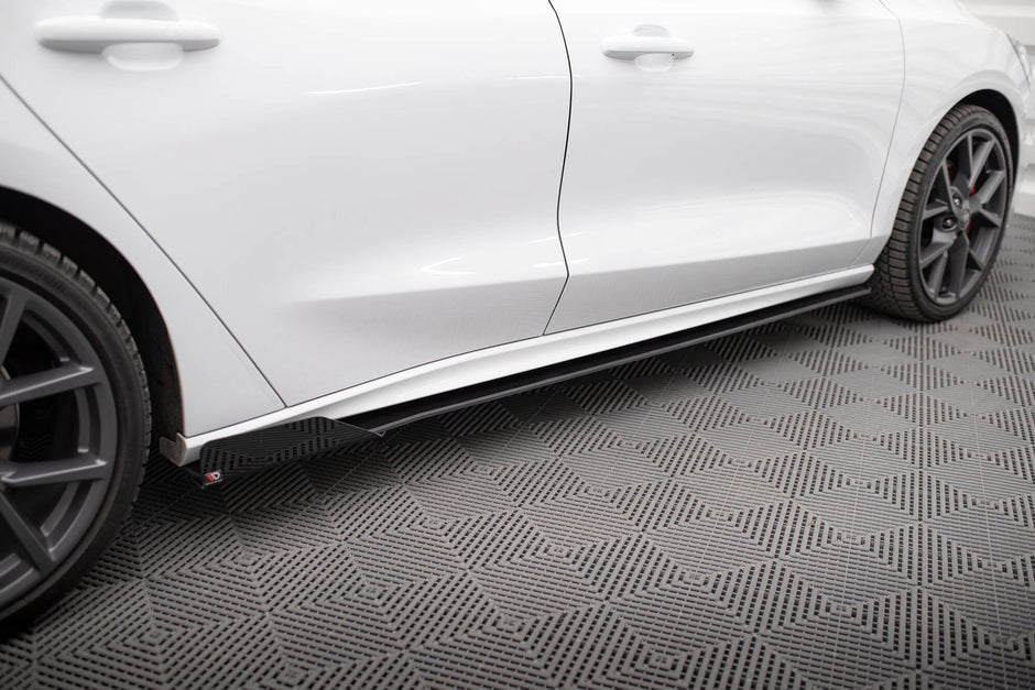 Street Pro Sidokjolar Diffusers + Flaps för Ford Focus ST / ST-Line Mk4