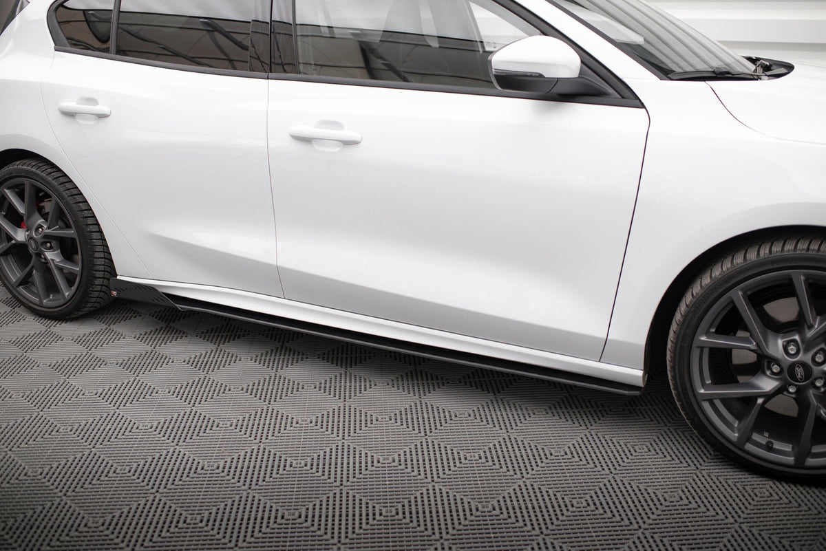 Street Pro Sidokjolar Diffusers + Flaps för Ford Focus ST / ST-Line Mk4
