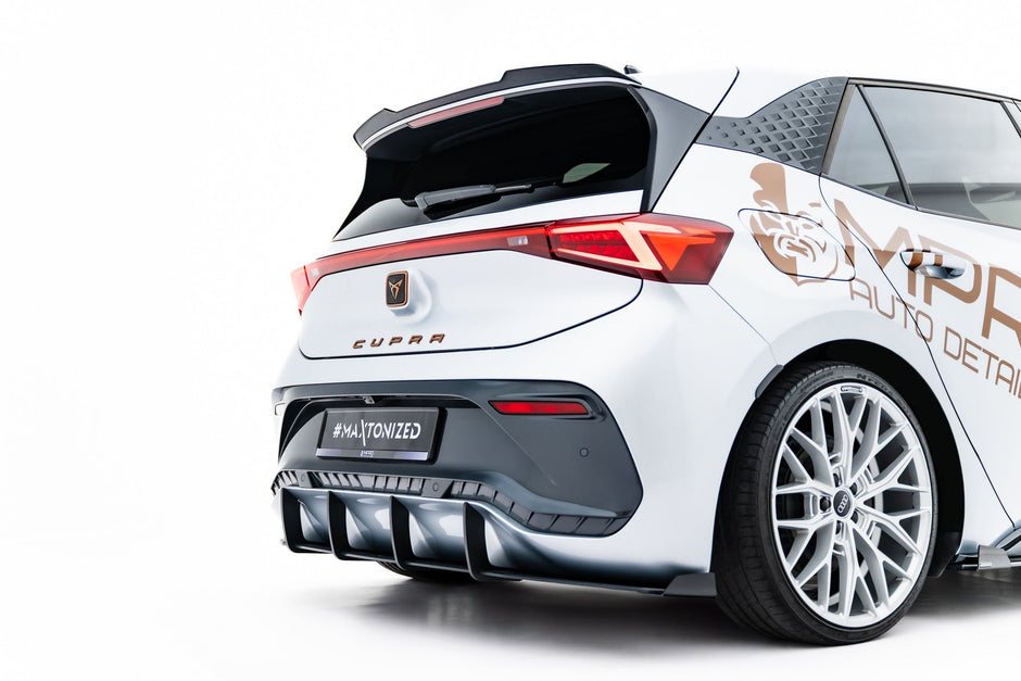 Street Pro Bakre Diffuser + Flaps för Cupra Born Mk1