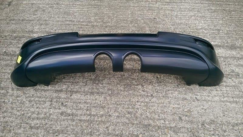 Rear Valance för Volkswagen Golf Mk5 R32 (with 2 Exhaust holes, for R32 exhaust)