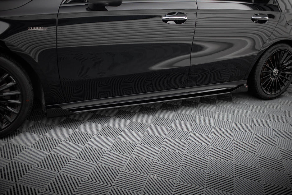 Side Flaps för Mercedes-AMG A35 W177 Facelift