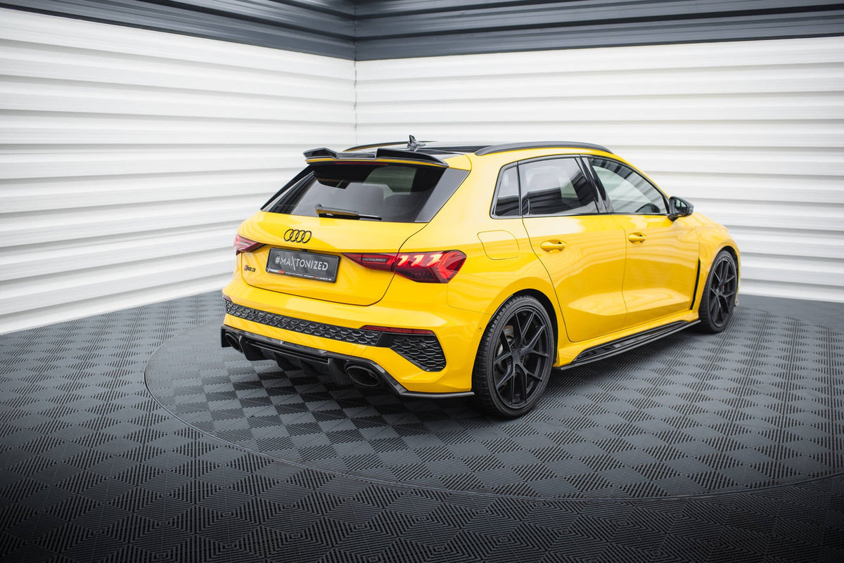 Prepreg Carbon Fiber Bakre Sidosplitters för Audi RS3 Sportback 8Y