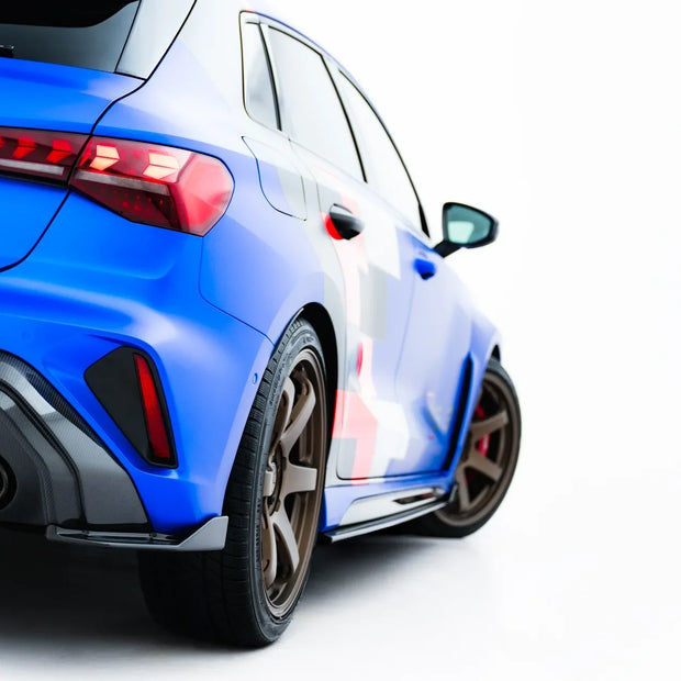 Prepreg Carbon Fiber Bakre Sidosplitters för Audi RS3 Sportback 8Y Facelift