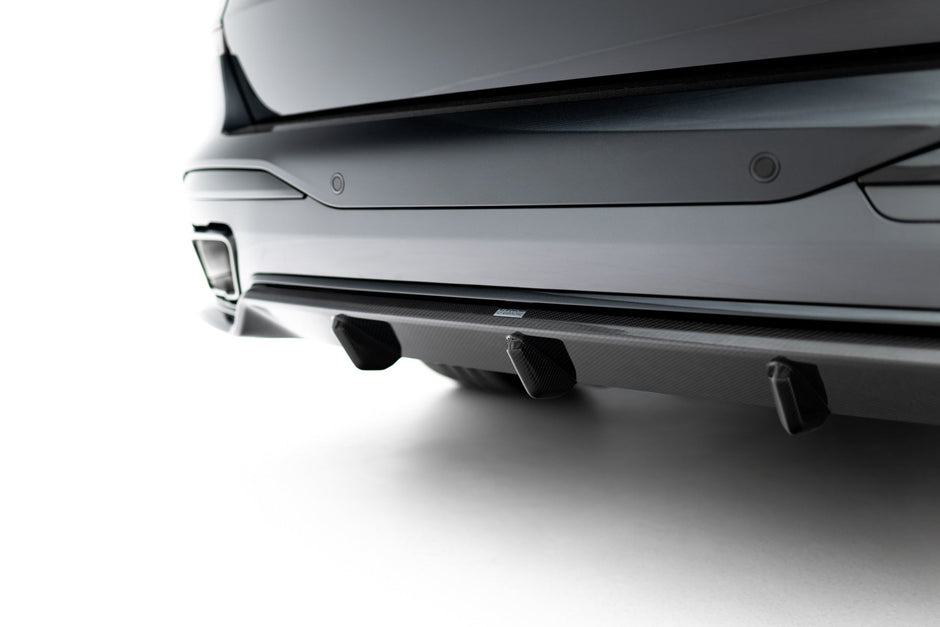 Prepreg Carbon Fiber Bakre Diffuser för BMW X7 M-Pack G07 Facelift (version without towbar)