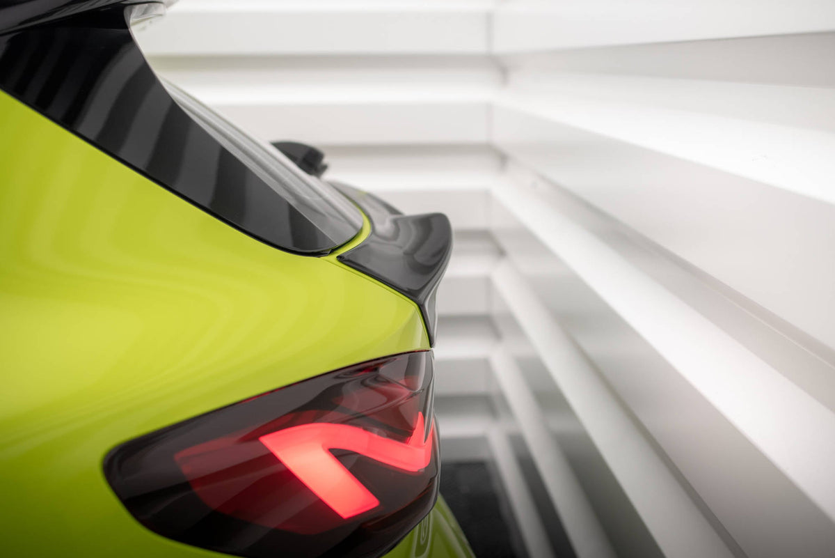 The Extension Of The Rear Window för BMW 1 M-Pack / M135i / 128ti F40