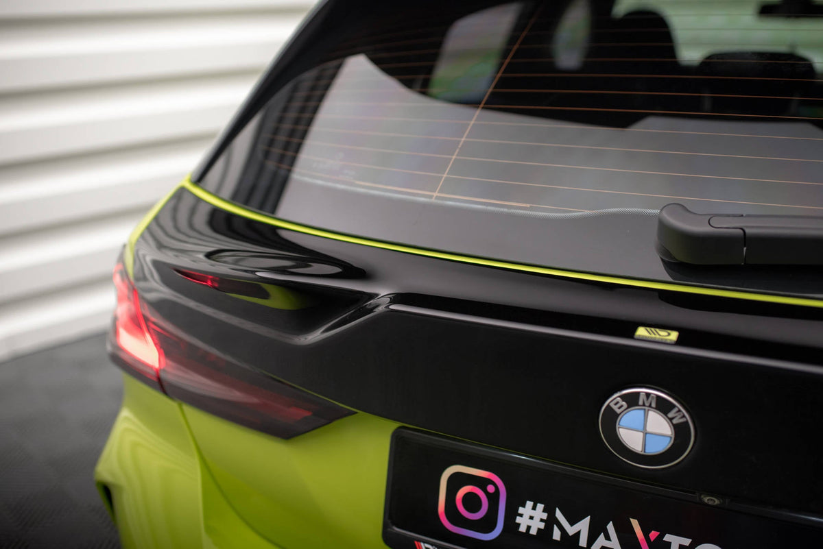 The Extension Of The Rear Window för BMW 1 M-Pack / M135i / 128ti F40