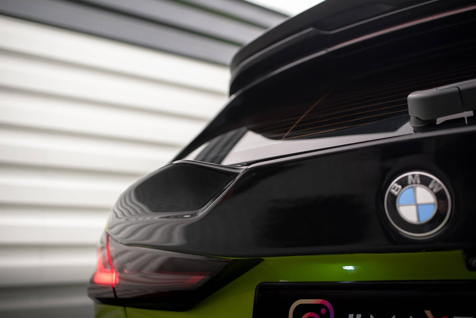The Extension Of The Rear Window för BMW 1 M-Pack / M135i / 128ti F40