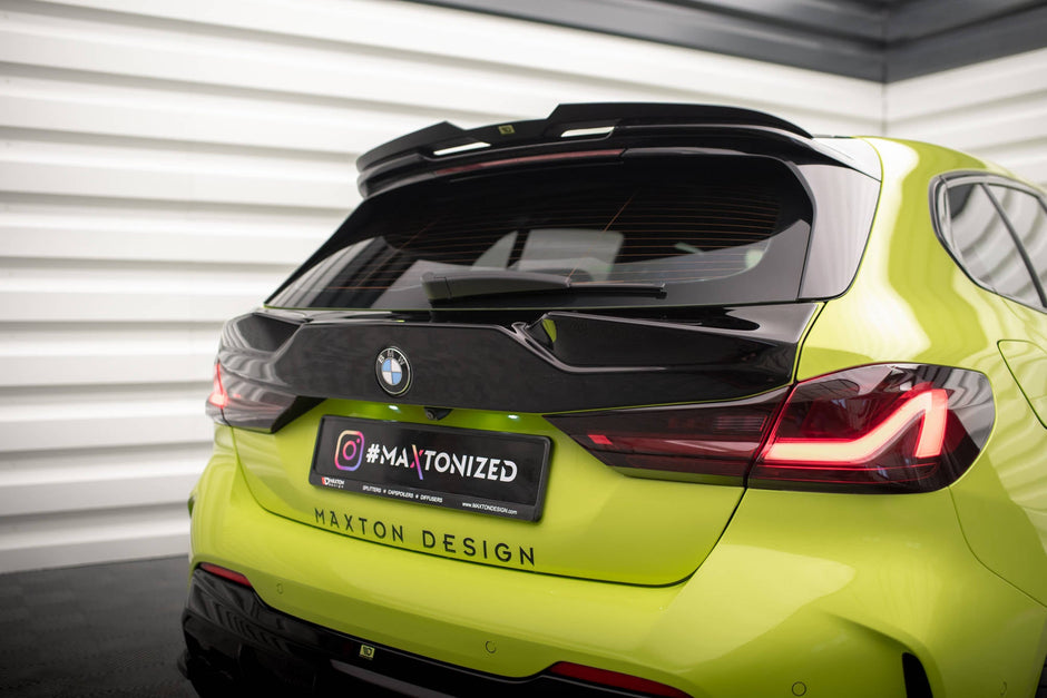 The Extension Of The Rear Window för BMW 1 M-Pack / M135i / 128ti F40