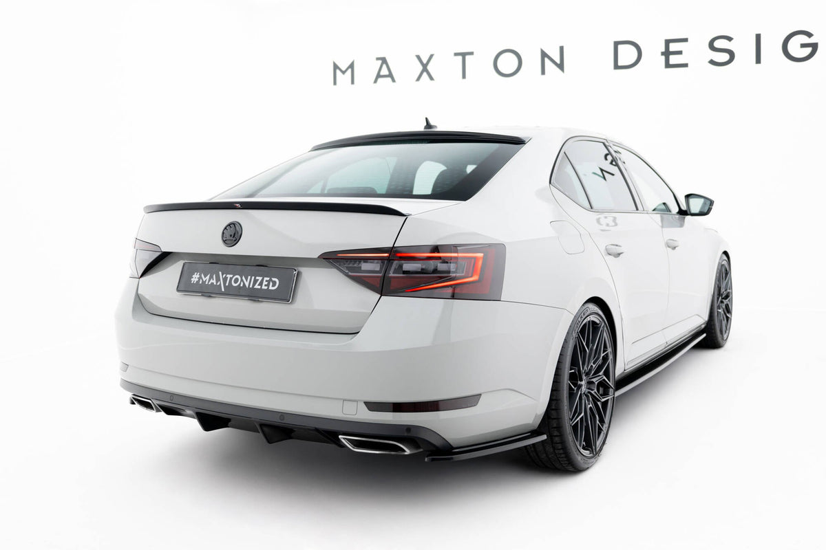 Extension Of The Rear Window för Skoda Superb Liftback Mk3 / Mk3 Facelift
