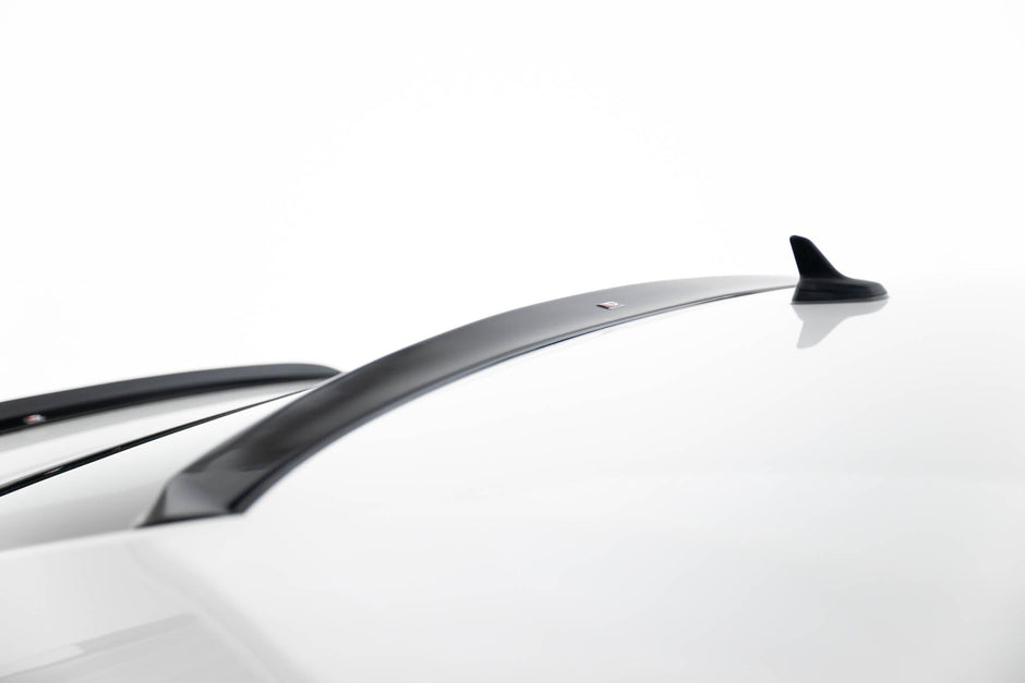 Extension Of The Rear Window för Skoda Superb Liftback Mk3 / Mk3 Facelift