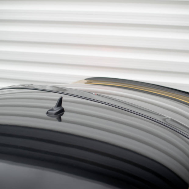 The Extension Of The Rear Window för Volkswagen Arteon R-Line Sedan Mk1