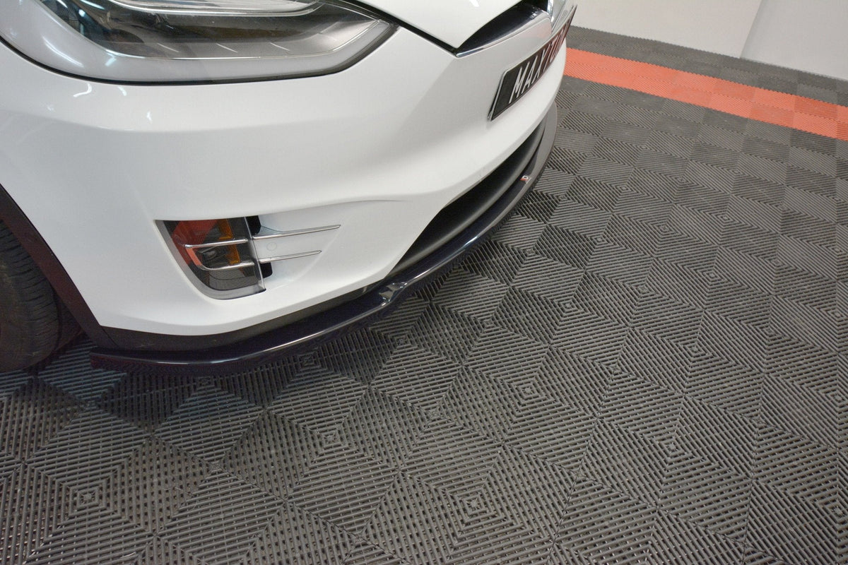 Frontläpp V.1 för Tesla Model X