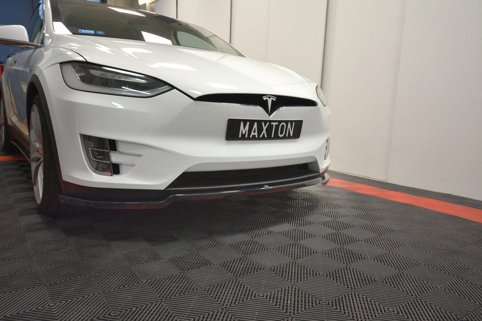 Frontläpp V.1 för Tesla Model X