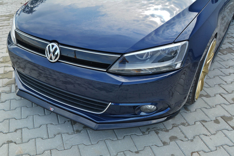 Frontläpp V.2 för Volkswagen Jetta Mk6 Sedan