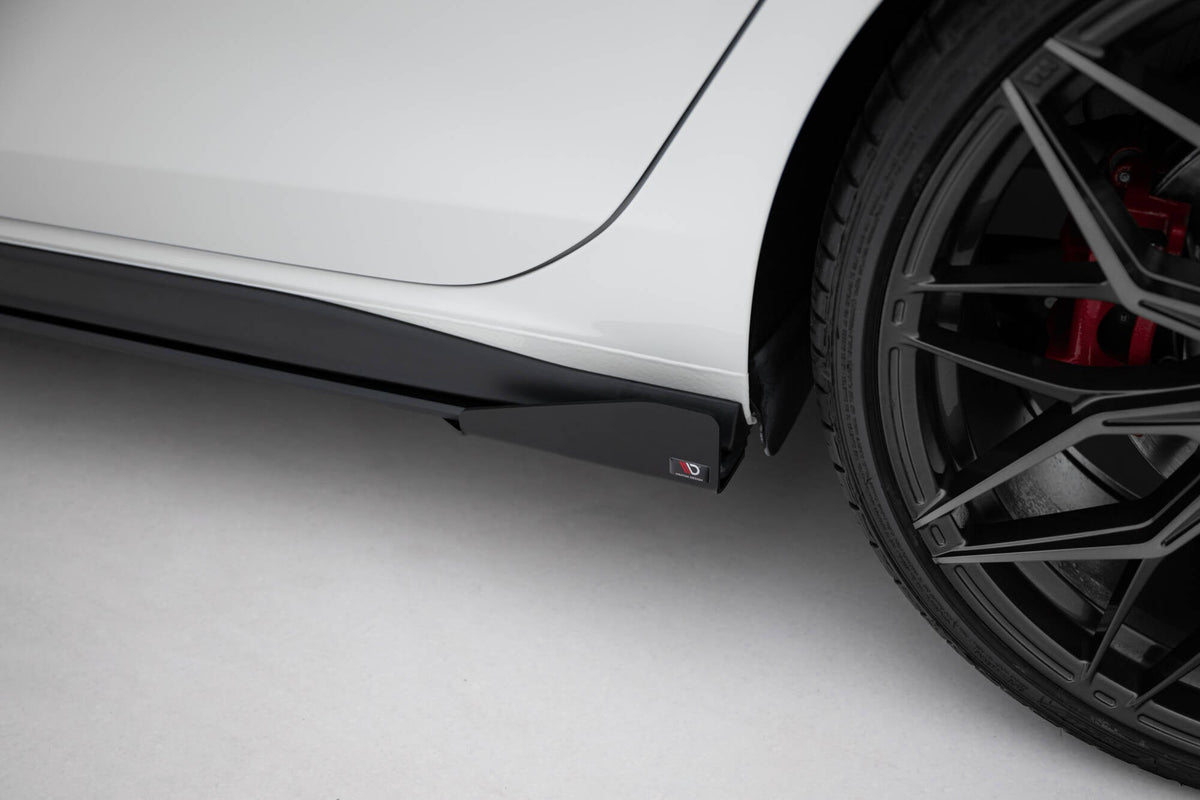 Side Flaps för Volkswagen Golf GTI / GTE / GTI Clubsport / R-Line Mk8
