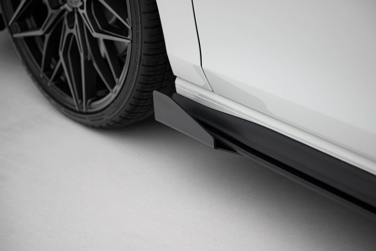 Side Flaps för Volkswagen Golf GTI / GTE / GTI Clubsport / R-Line Mk8