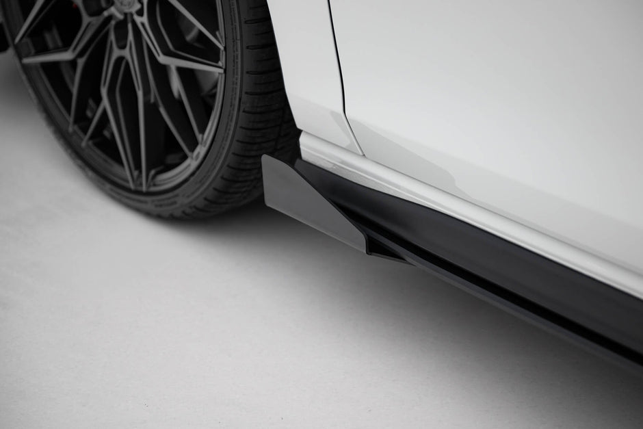 Side Flaps för Volkswagen Golf GTI / GTE / GTI Clubsport / R-Line Mk8