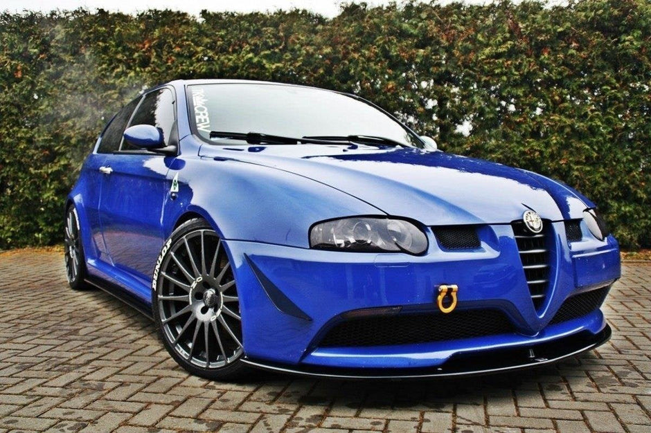 Frontläpp för Alfa Romeo 147 GTA