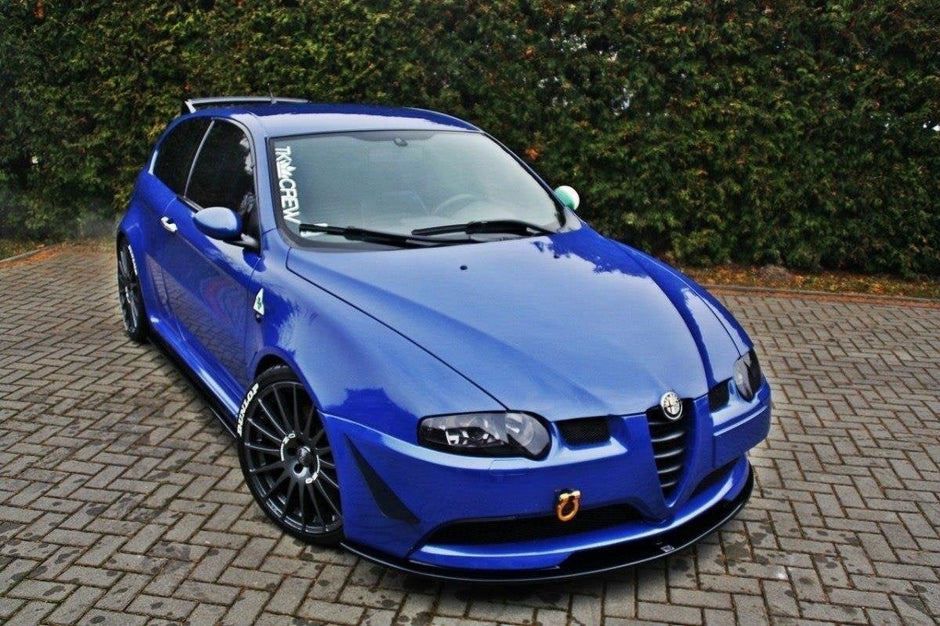 Frontläpp för Alfa Romeo 147 GTA