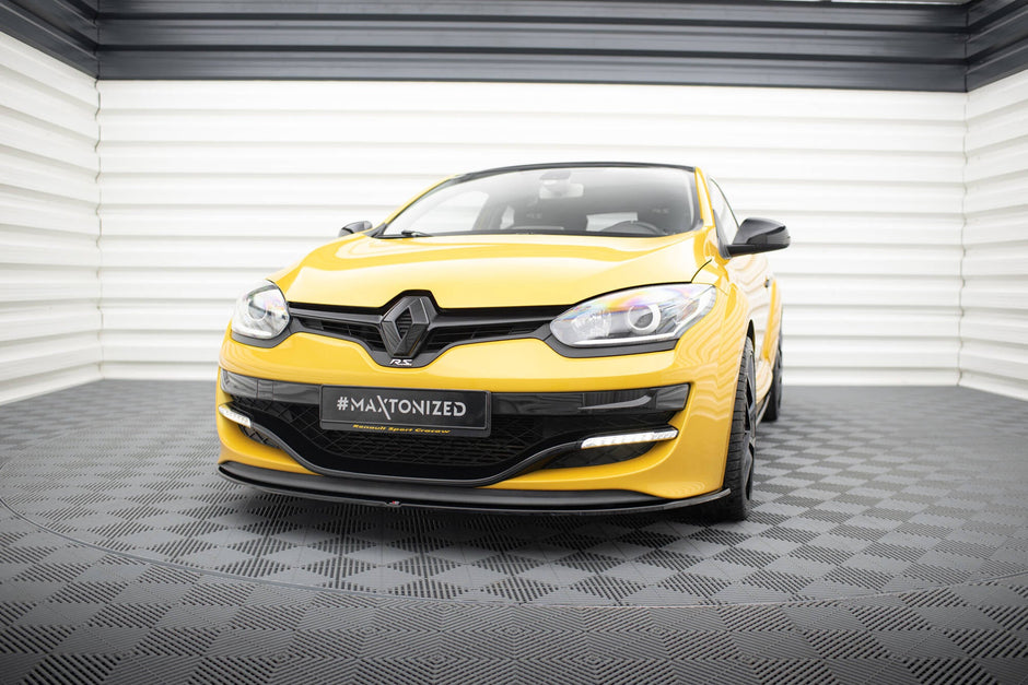 Frontläpp för Renault Megane Mk3 RS V.1