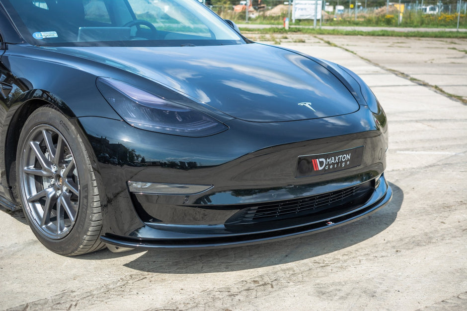 Frontläpp för Tesla Model 3