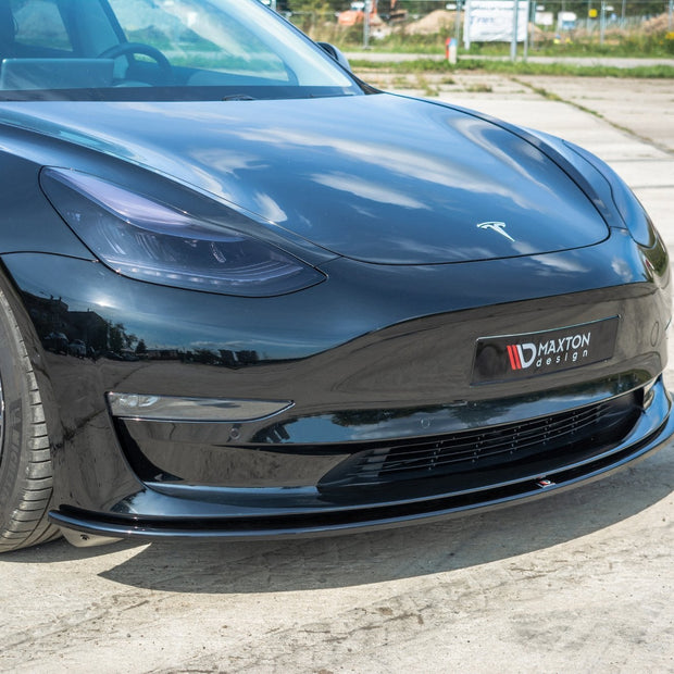Frontläpp för Tesla Model 3