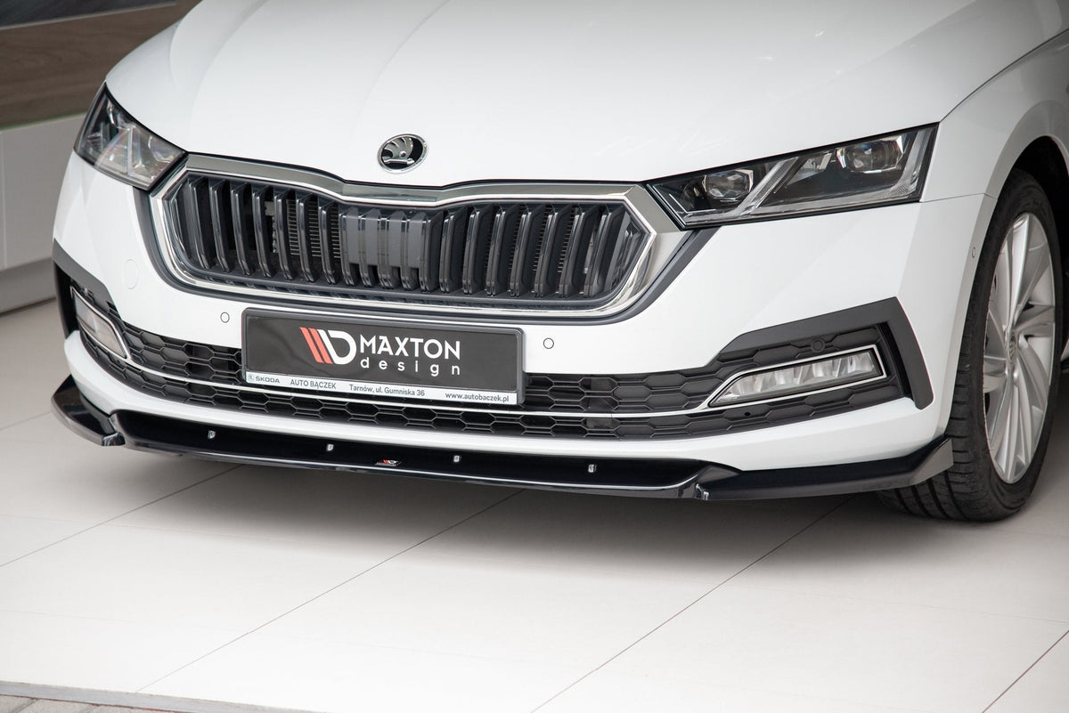 Frontläpp V.1 för Skoda Octavia Mk4