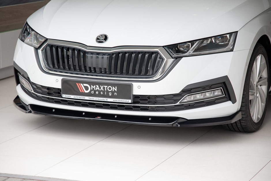 Frontläpp V.1 för Skoda Octavia Mk4