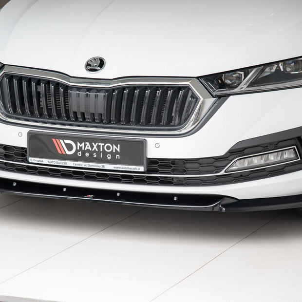 Frontläpp V.1 för Skoda Octavia Mk4