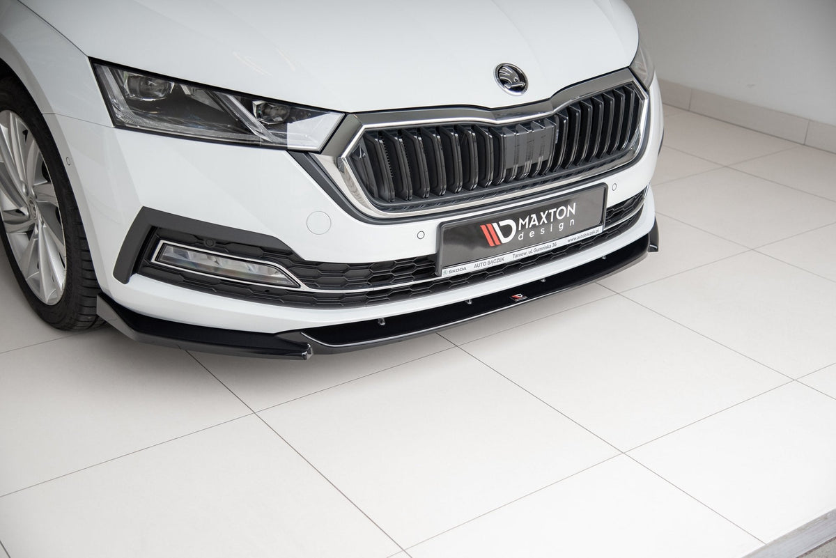 Frontläpp V.1 för Skoda Octavia Mk4