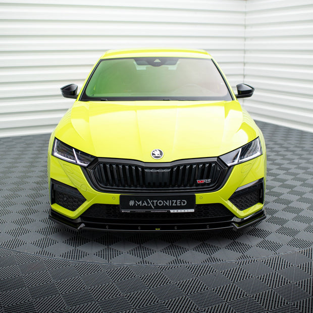 Frontläpp V.1 för Skoda Octavia RS Mk4