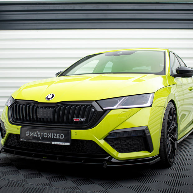 Frontläpp V.1 för Skoda Octavia RS Mk4