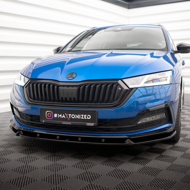 Frontläpp V.1 för Skoda Octavia Sportline Mk4