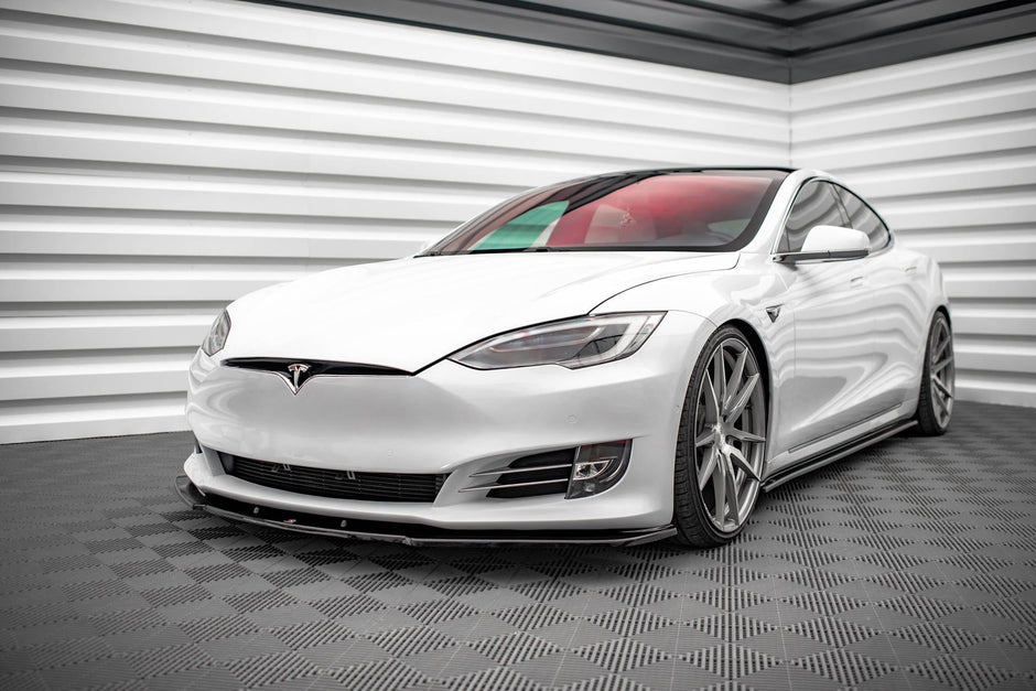 Frontläpp V.1 för Tesla Model S Facelift