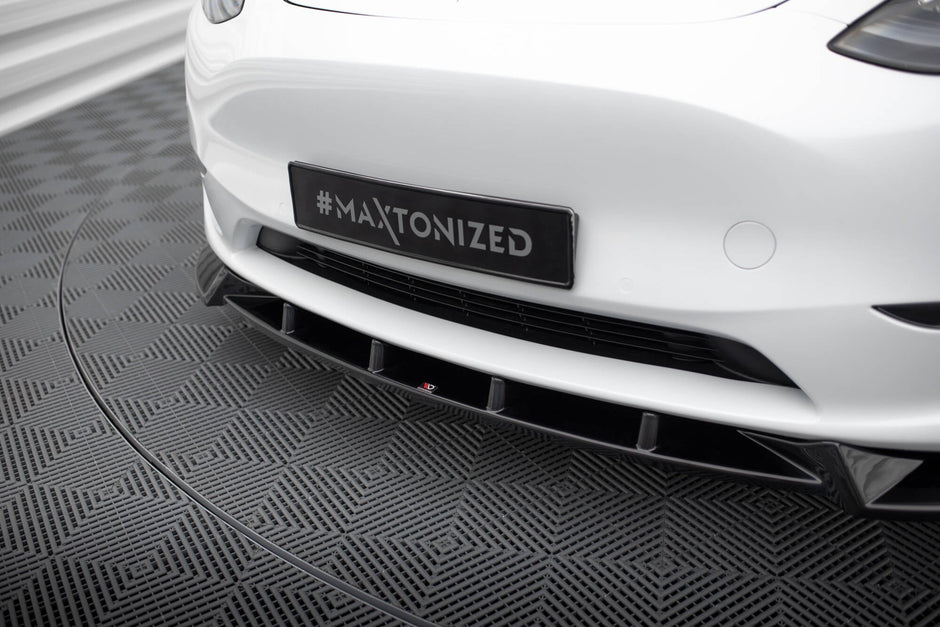 Frontläpp V.1 för Tesla Model Y