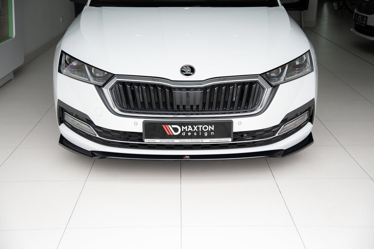 Frontläpp V.2 för Skoda Octavia Mk4
