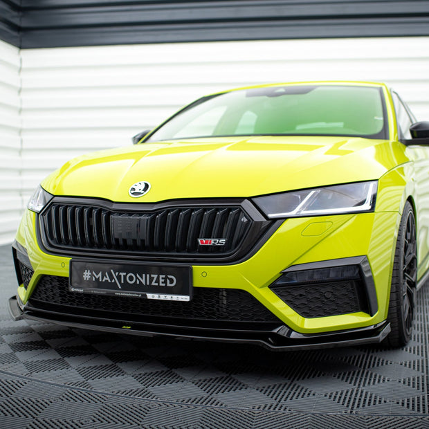 Frontläpp V.2 för Skoda Octavia RS Mk4