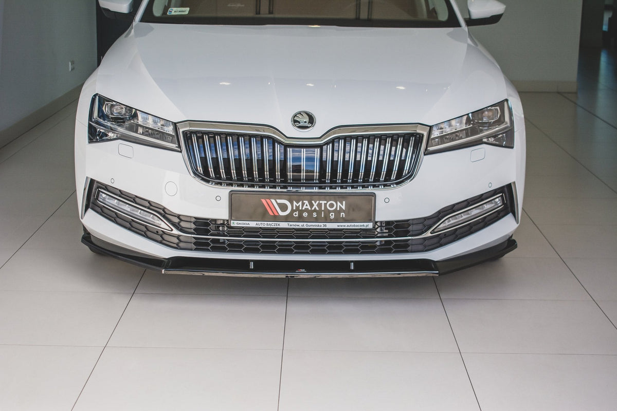 Frontläpp V.2 för Skoda Superb Liftback / Combi Mk3 Facelift
