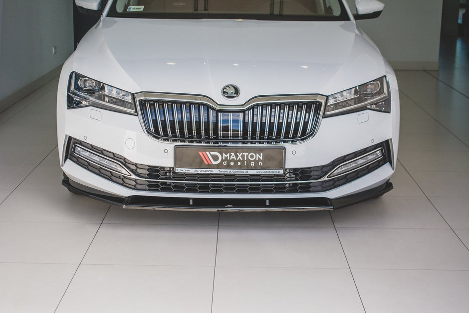 Frontläpp V.2 för Skoda Superb Liftback / Combi Mk3 Facelift