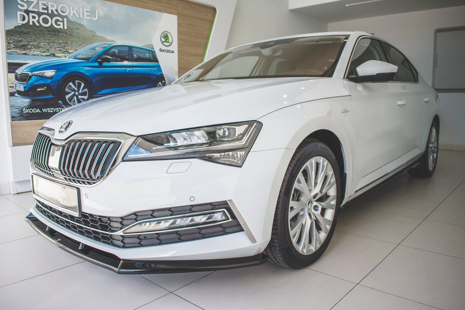 Frontläpp V.2 för Skoda Superb Liftback / Combi Mk3 Facelift